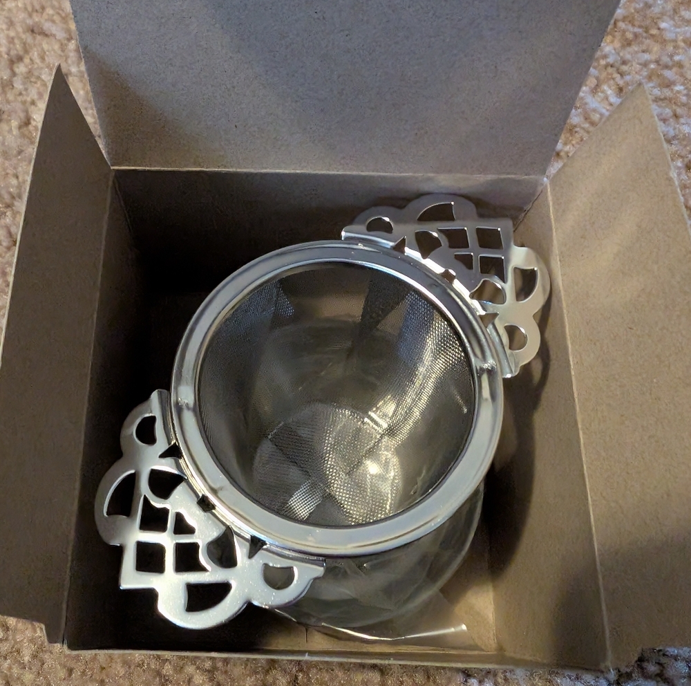 NWT Silver Metal Tea Infuser